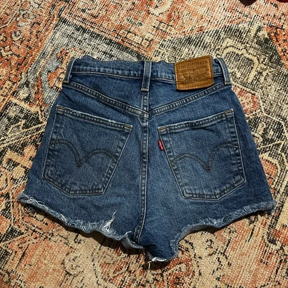 Levi Ribcage Shorts - Picture 4 of 4